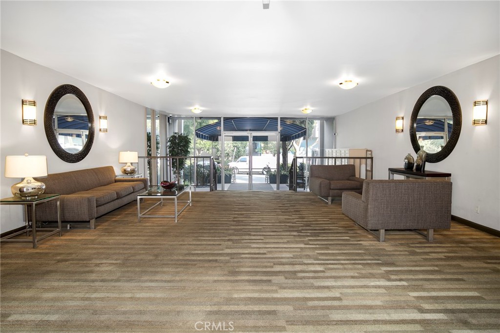 927 North Kings Road, Unit 118 West Hollywood, CA 90069 - Photo 34 of 44
