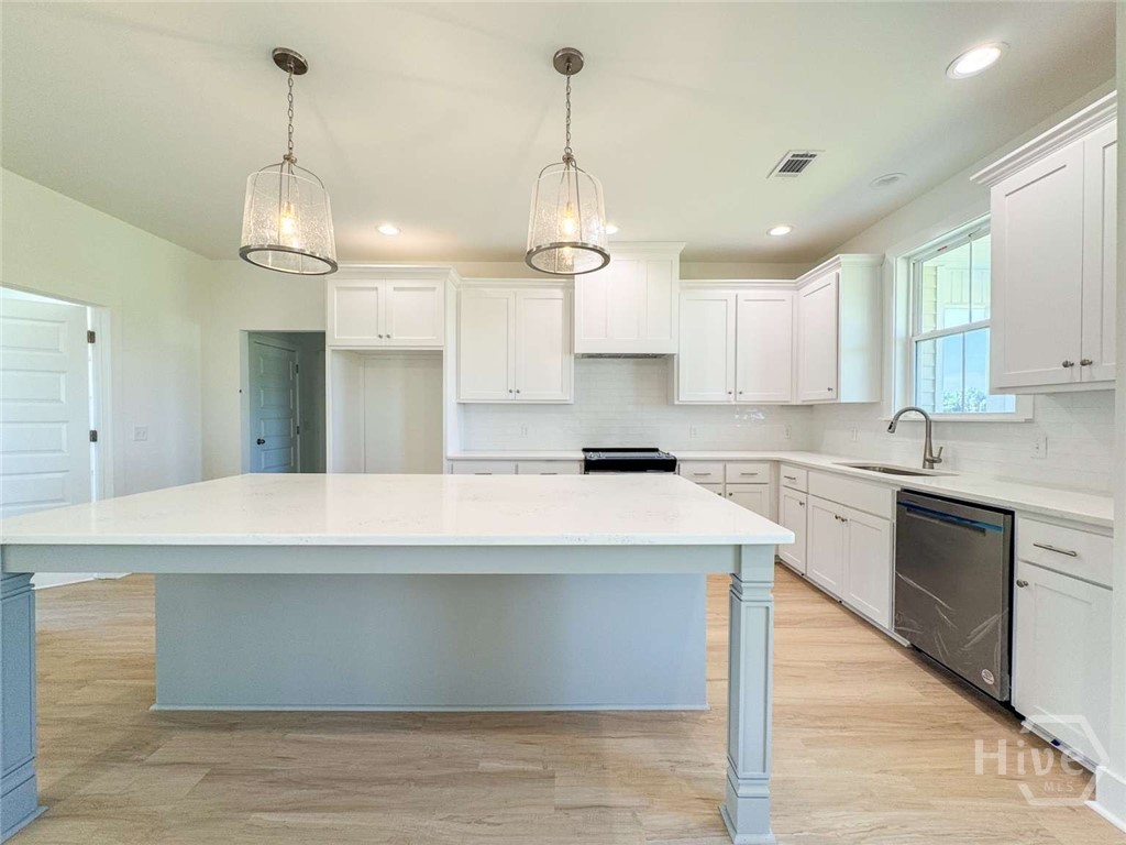 1099 Stone Court Midway, GA 31320 - Photo 7 of 23