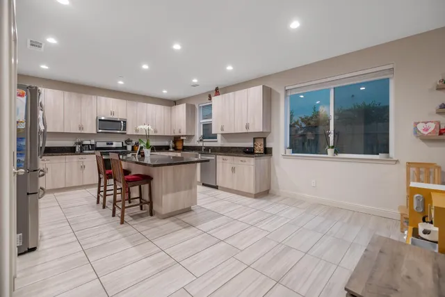 $515,000 | 3433 West Milan Avenue, Visalia, CA 93277