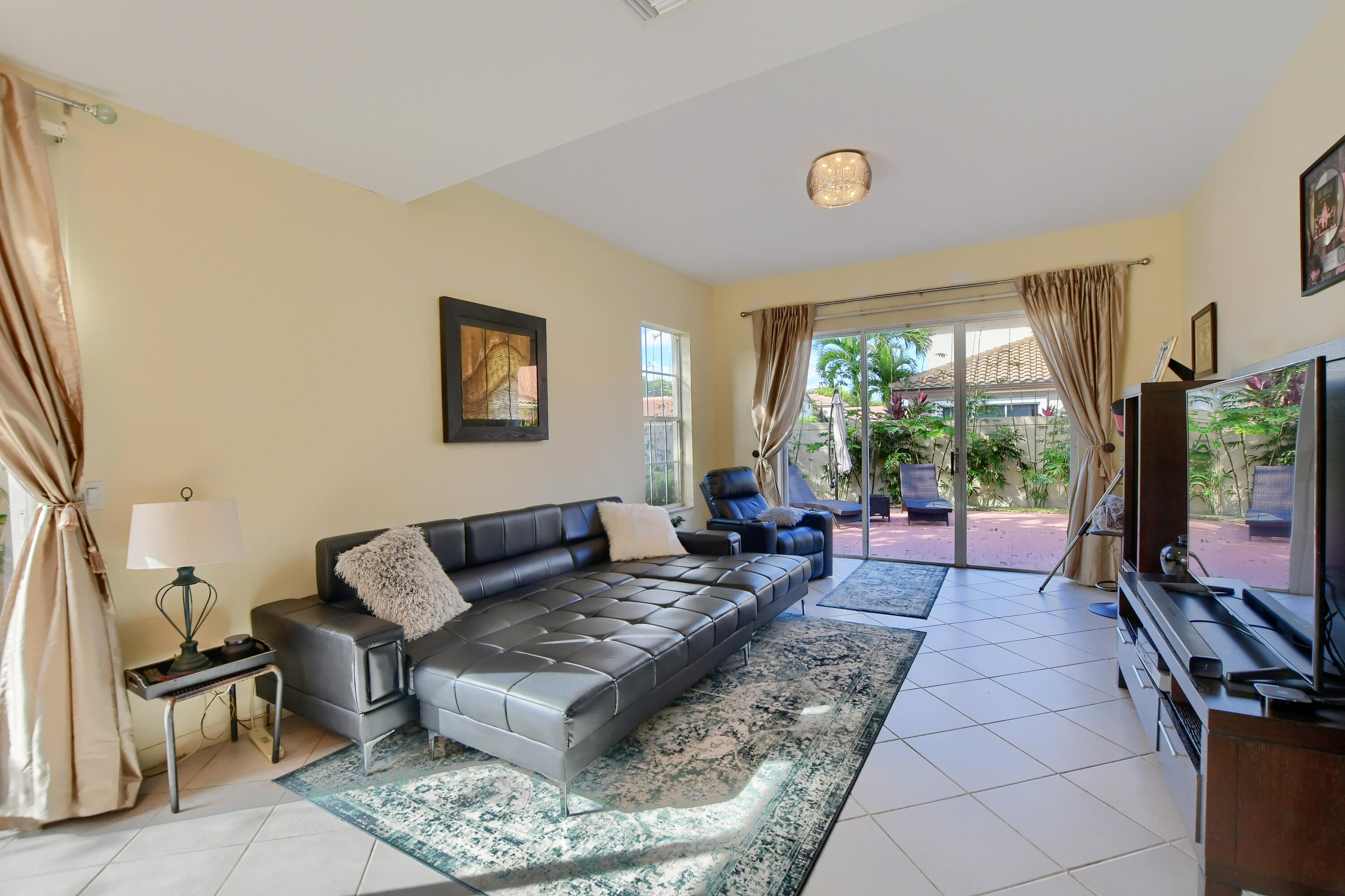 20693 Northwest 26th Court Boca Raton, FL 33434 - Photo 11 of 69 Family Room