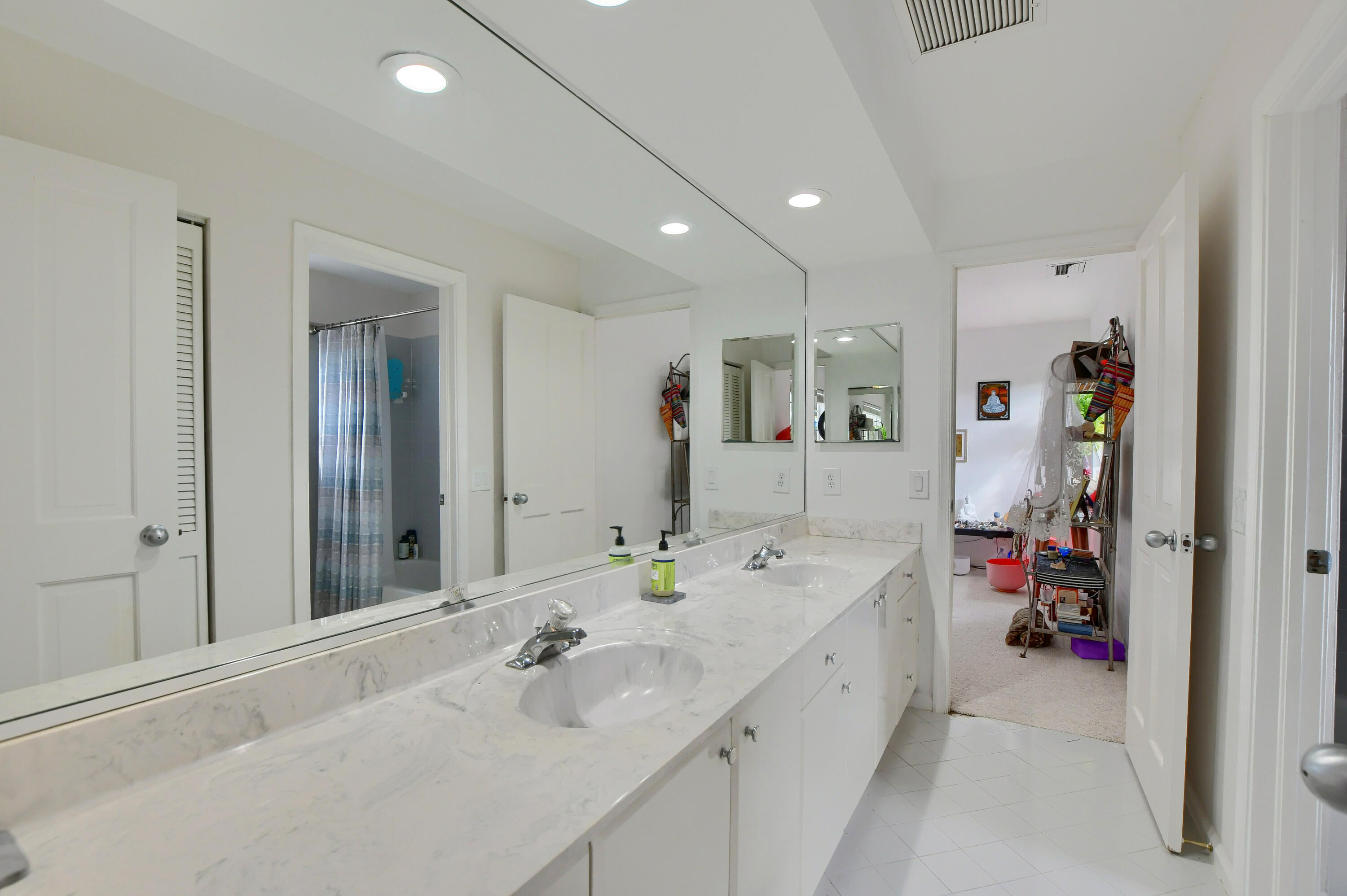 20693 Northwest 26th Court Boca Raton, FL 33434 - Photo 34 of 69 Guest Bath: Jack & Jill