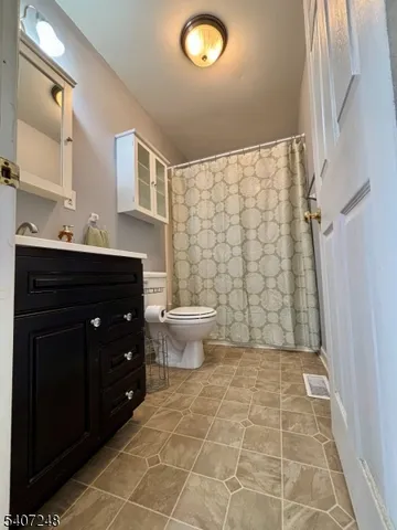 $3,000 | 159 Bridge Avenue, Unit 2, Red Bank, NJ 07701