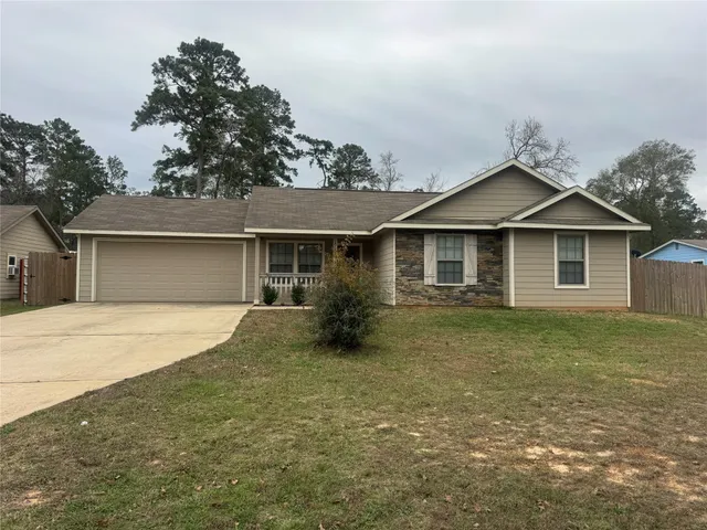 $1,550 | 10604 Royal Adrian Drive, Conroe, TX 77303