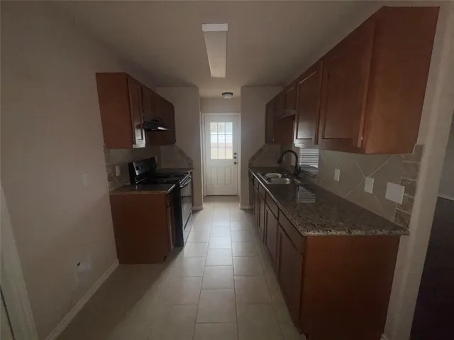 $1,550 | 10604 Royal Adrian Drive, Conroe, TX 77303