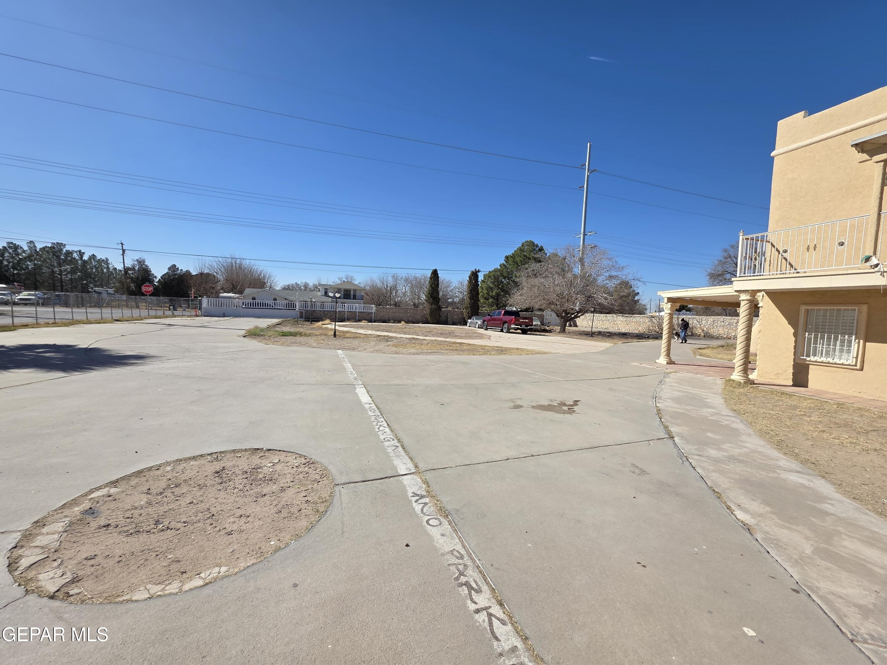 11661 Socorro Road Socorro, TX 79927 - Photo 5 of 32 a view of a terrace view