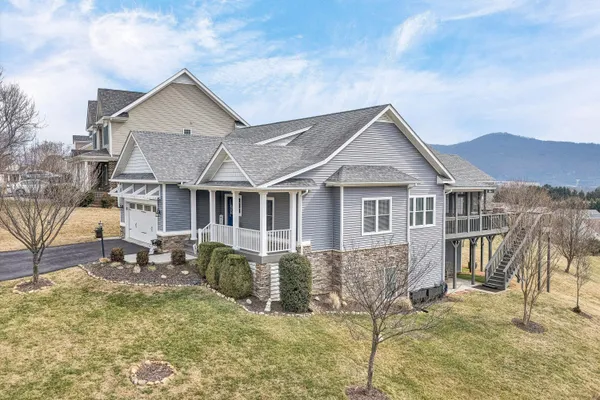 $679,950 | 5690 Sullivan Lane, Roanoke, VA 24012