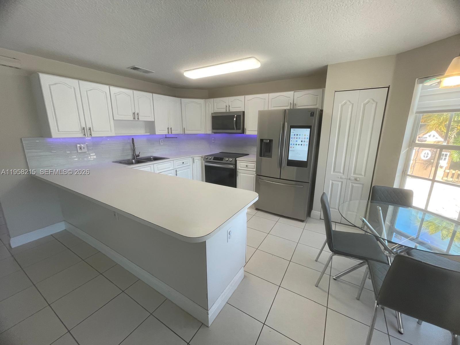 16030 Southwest 42nd Terrace Miami, FL 33185 - Photo 14 of 47