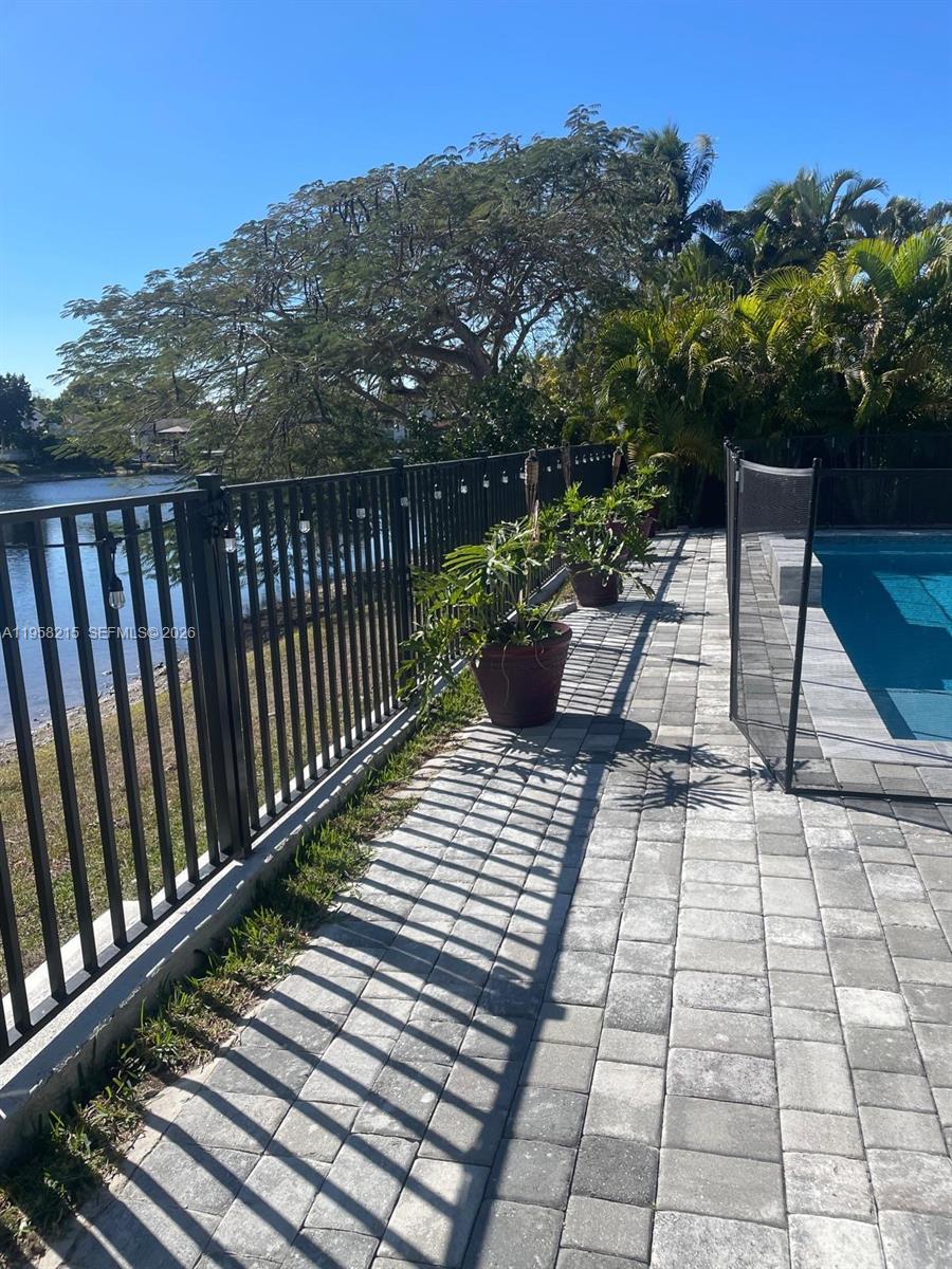 16030 Southwest 42nd Terrace Miami, FL 33185 - Photo 45 of 47