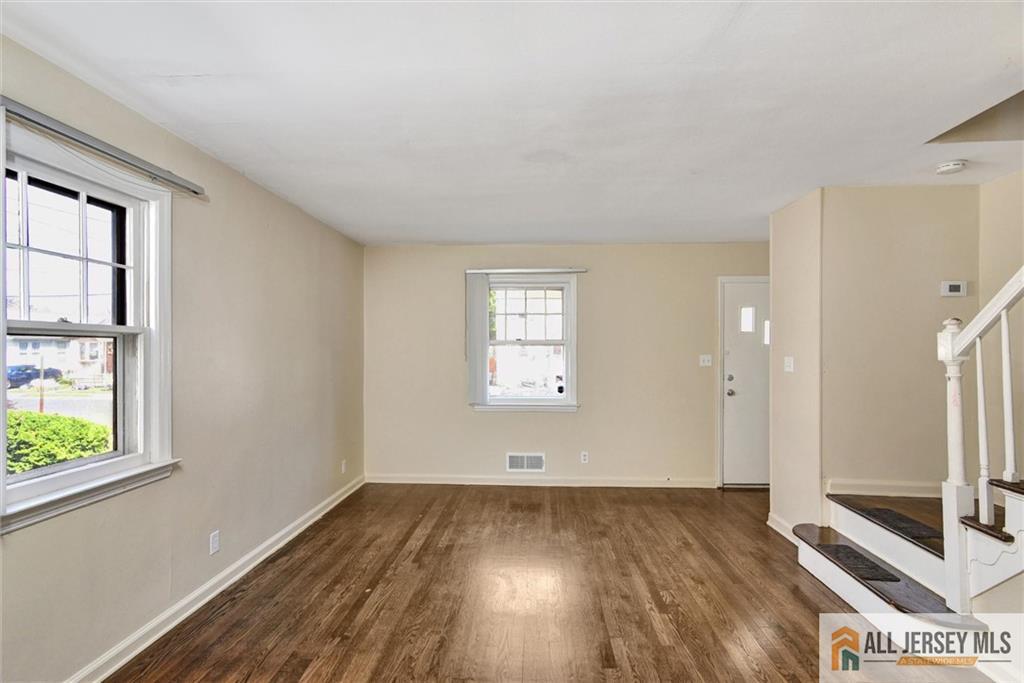 427 Crows Mill Road Fords, NJ 08863 - Photo 2 of 13 Gallery Image 2