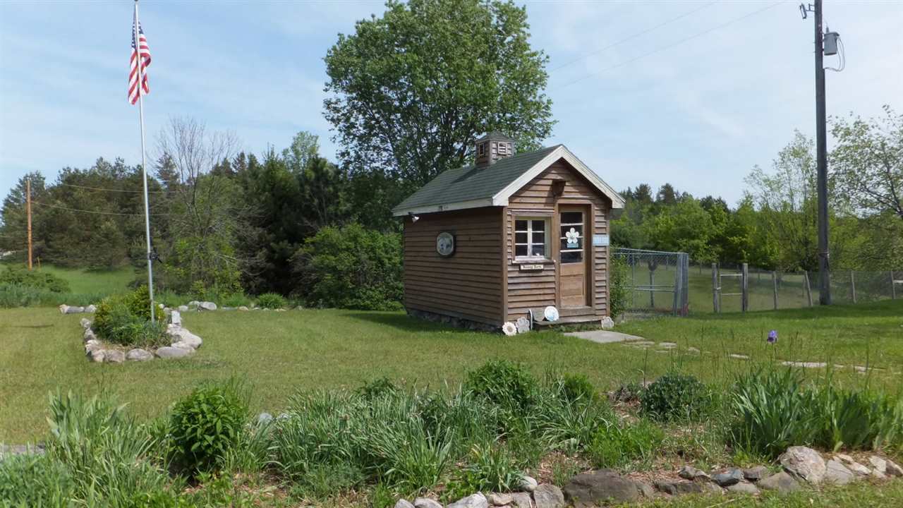 586 East Kasson Road Maple City, MI 49664 - Photo 30 of 47 1829423-29.JPG
