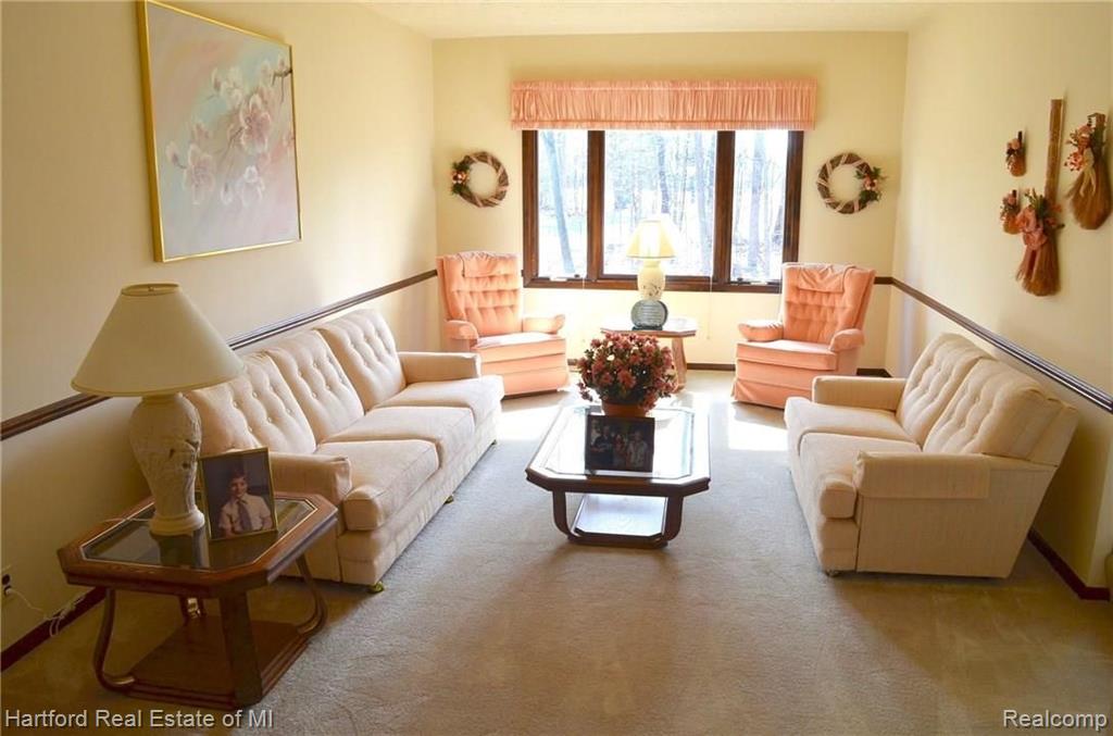30098 Richmond Road Farmington Hills, MI 48334 - Photo 12 of 61