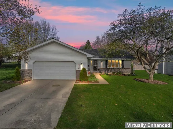 $379,000 | 815 Carriage Drive, Algonquin, IL 60102