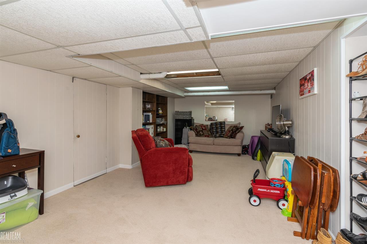 437 Moran Road Grosse Pointe Farms, MI 48236 - Photo 17 of 22