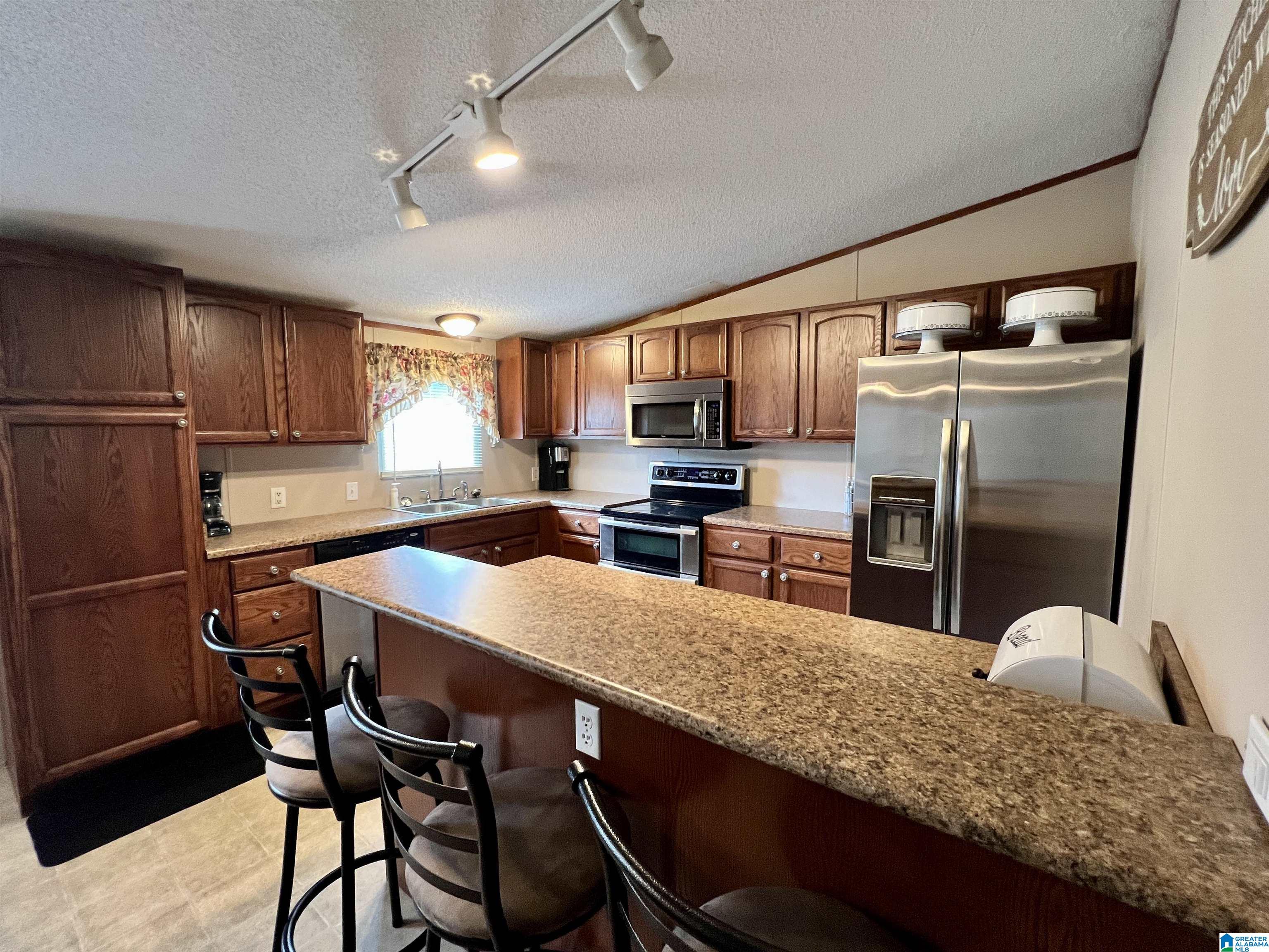 36915 State Highway 75 Oneonta, AL 35121 - Photo 2 of 19