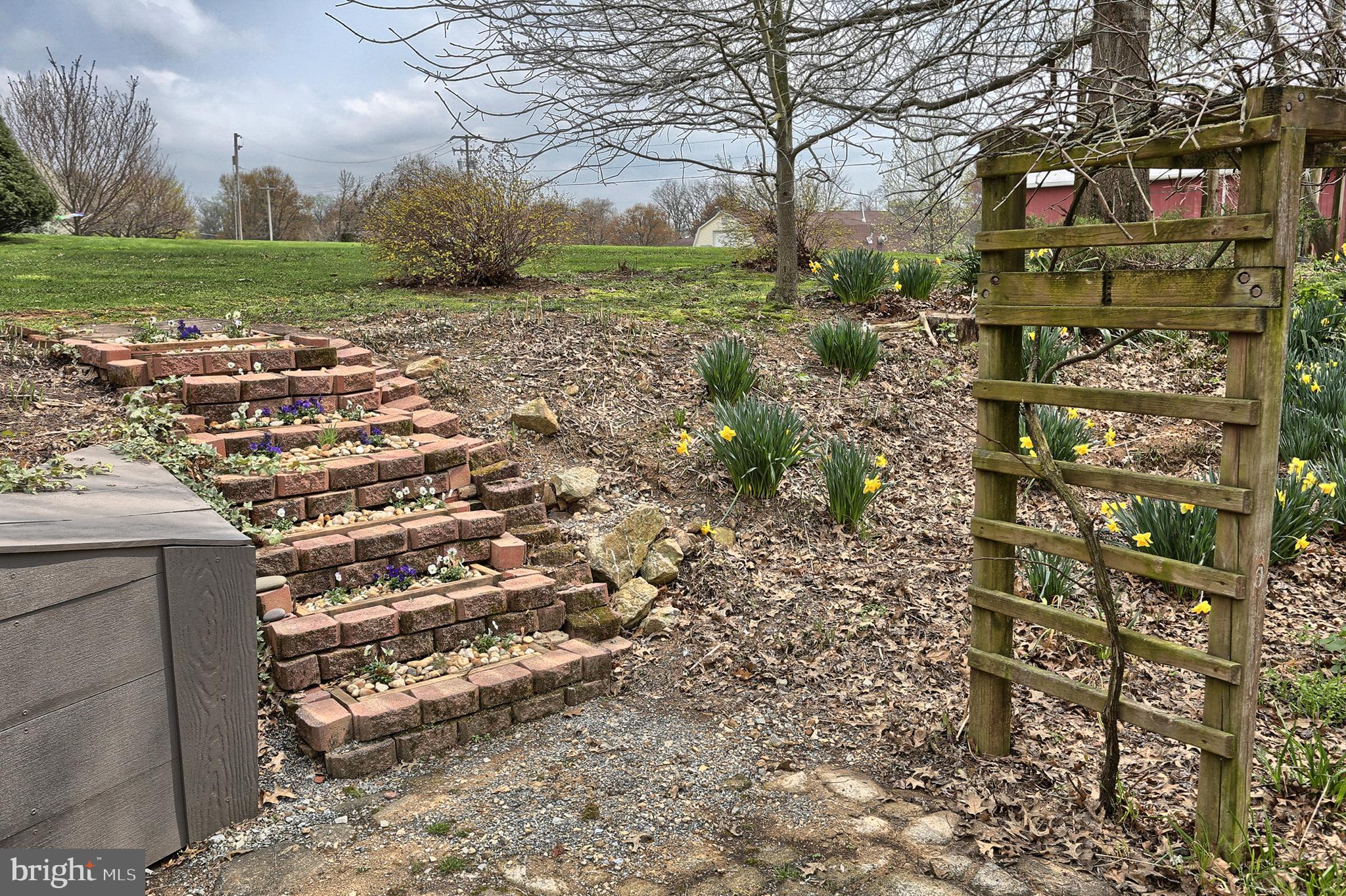 91 East Rosebud Road Myerstown, PA 17067 - Photo 3 of 35 Landscaping