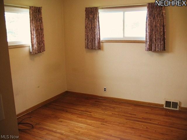 6053 Ascot Road Cleveland, OH 44124 - Photo 11 of 13