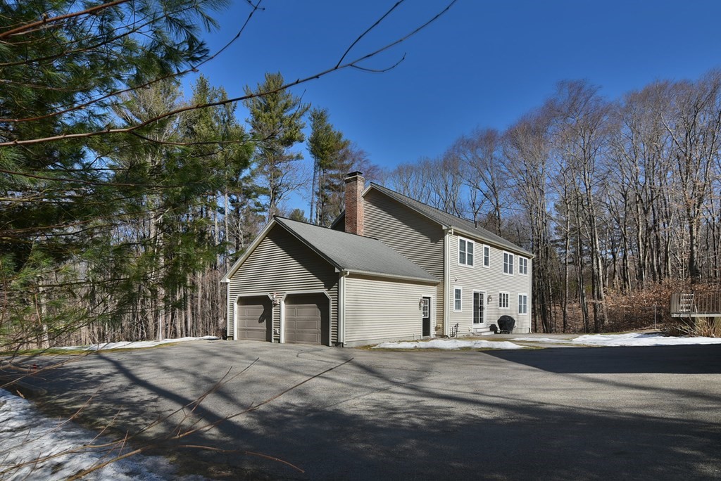 92 Sutton Road Webster, MA 01570 - Photo 3 of 42