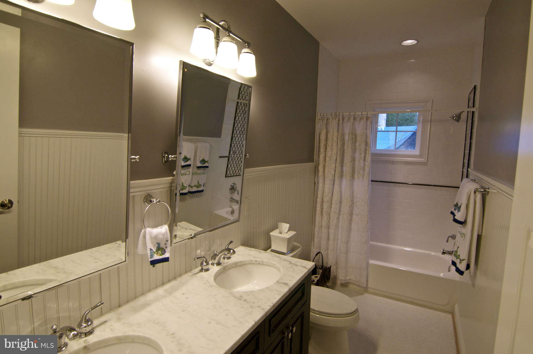 6220 Walhonding Road Bethesda, MD 20816 - Photo 23 of 29 Bath