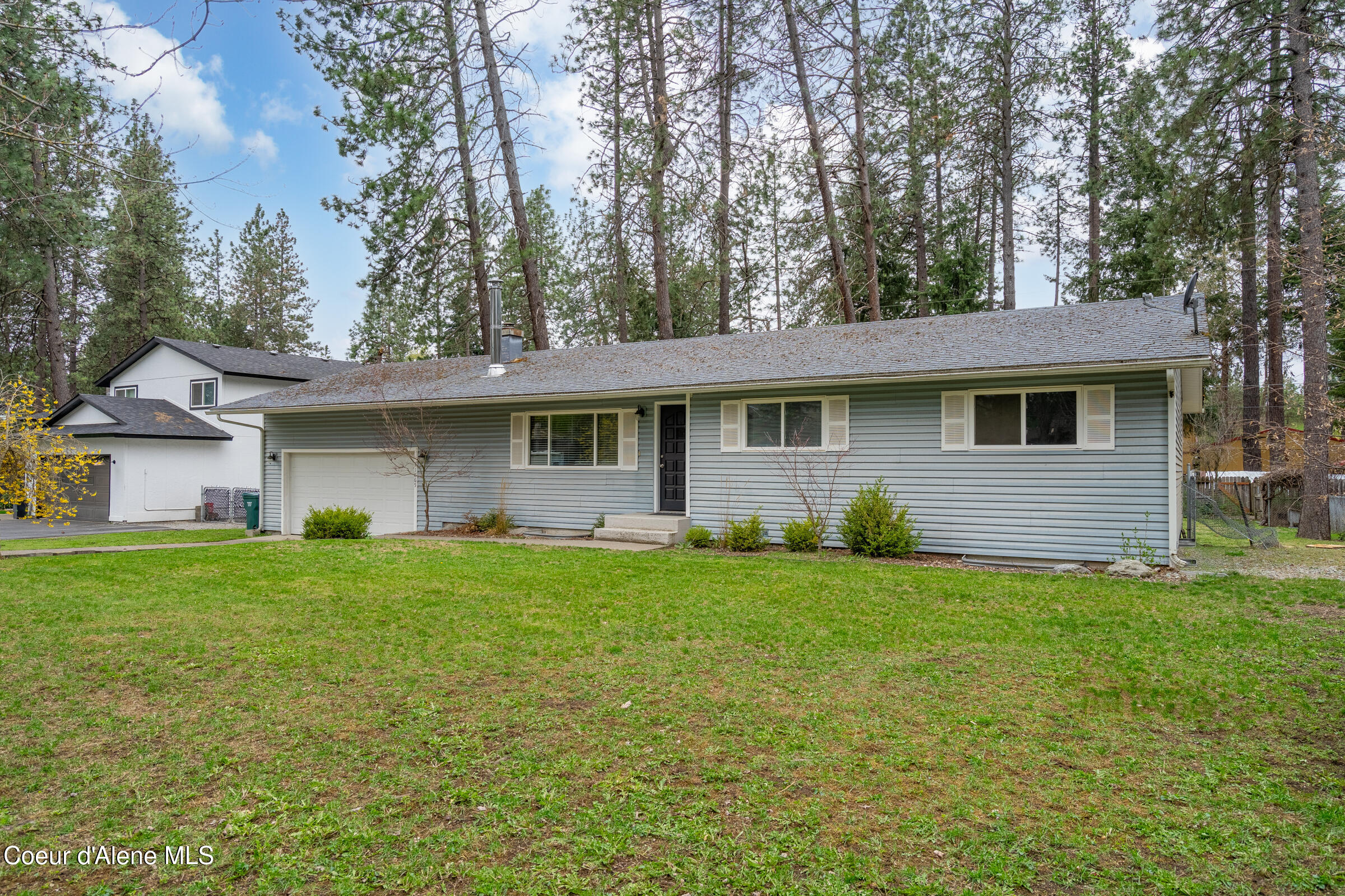 11865 North Forest Road Hayden, ID 83835 - Photo 3 of 27 003