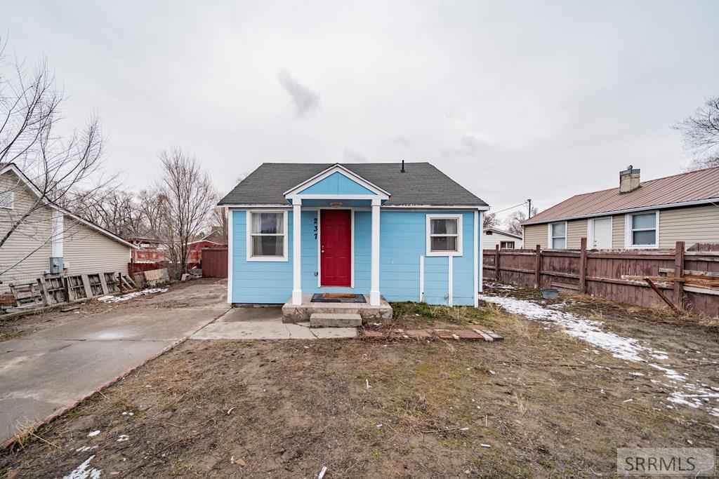 237 Amherst Street Blackfoot, ID 83221 - Photo 2 of 20