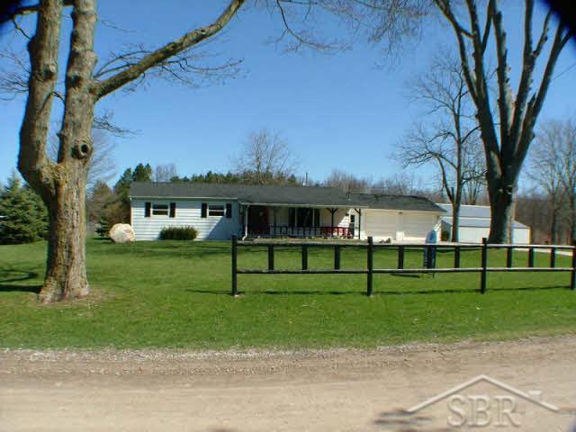 13792 Beaver Road St. Charles, MI 48655 - Photo 5 of 11 20042038-4.JPG