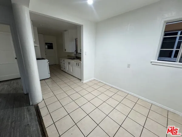 $1,795 | 6207 Crenshaw Boulevard, Los Angeles, CA 90043