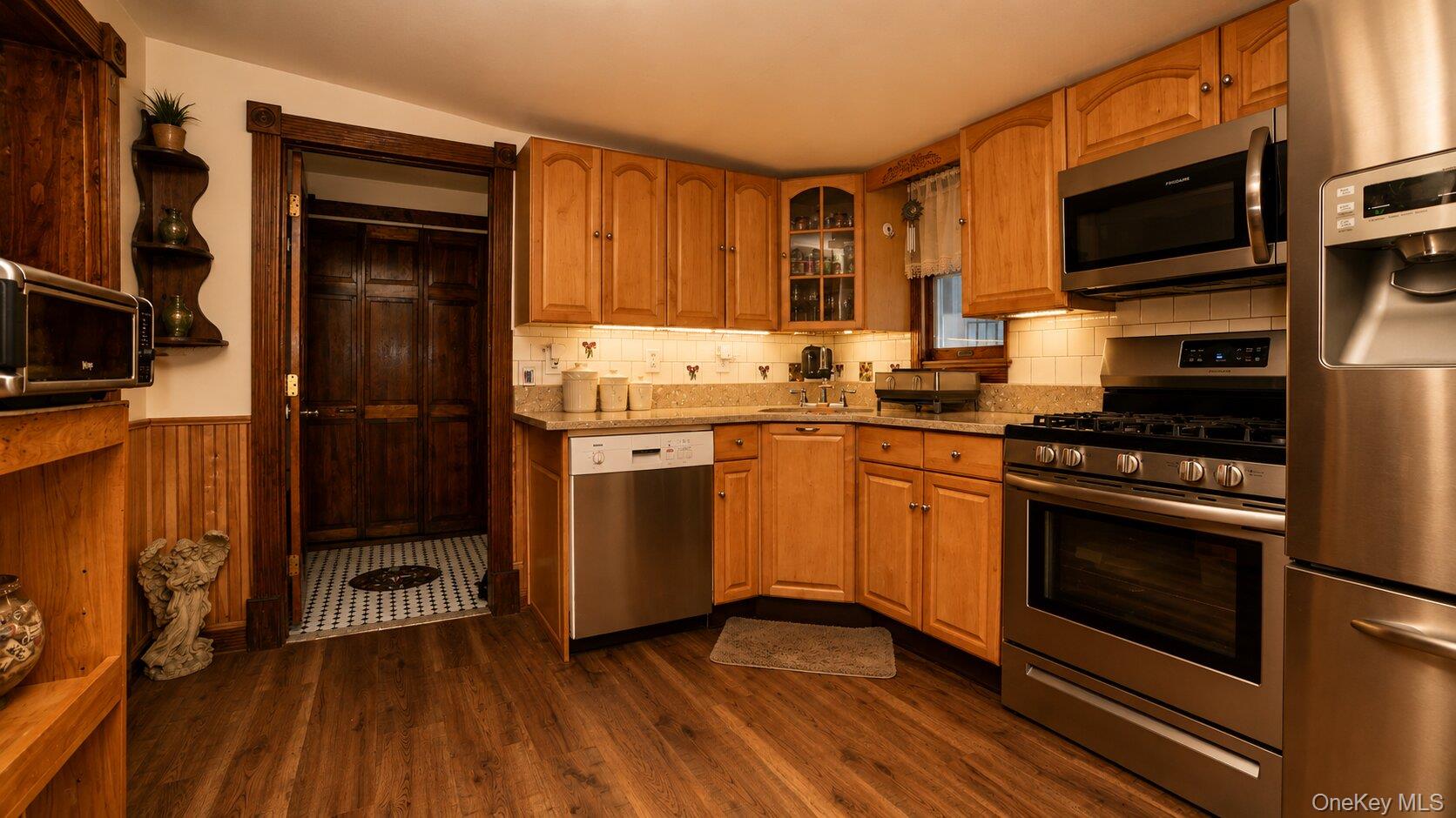 16 Yaphank Middle Island Road Middle Island, NY 11953 - Photo 18 of 32