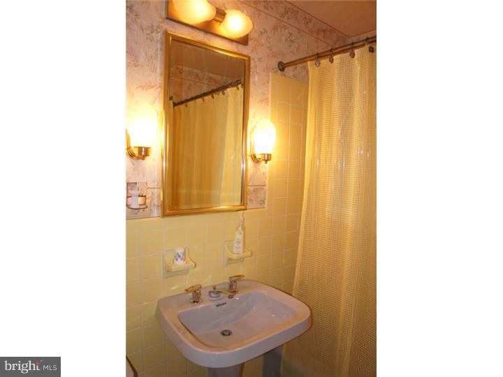 521 Beatty Road Springfield, PA 19064 - Photo 13 of 25 Bathroom