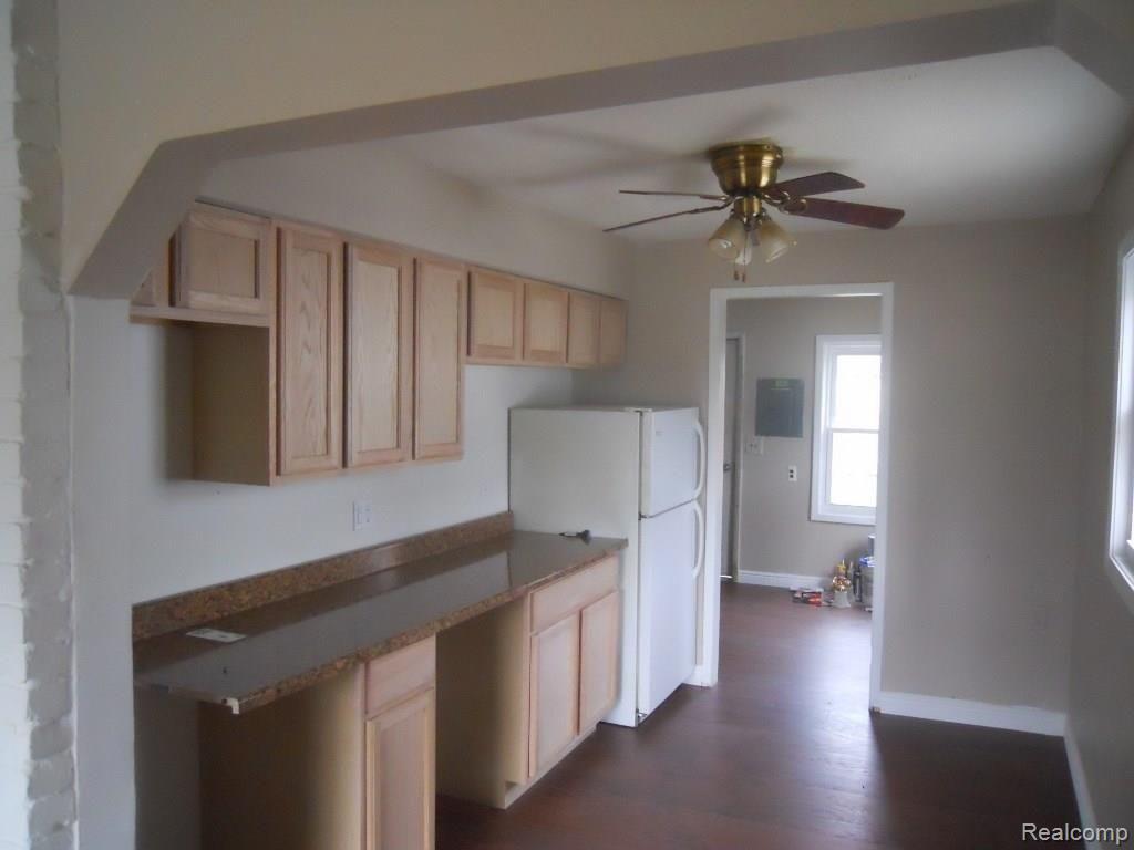 22739 Middlebelt Road Farmington, MI 48336 - Photo 6 of 11