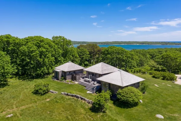 $3,495,000 | 12 East Pasture Road, Aquinnah, MA 02535