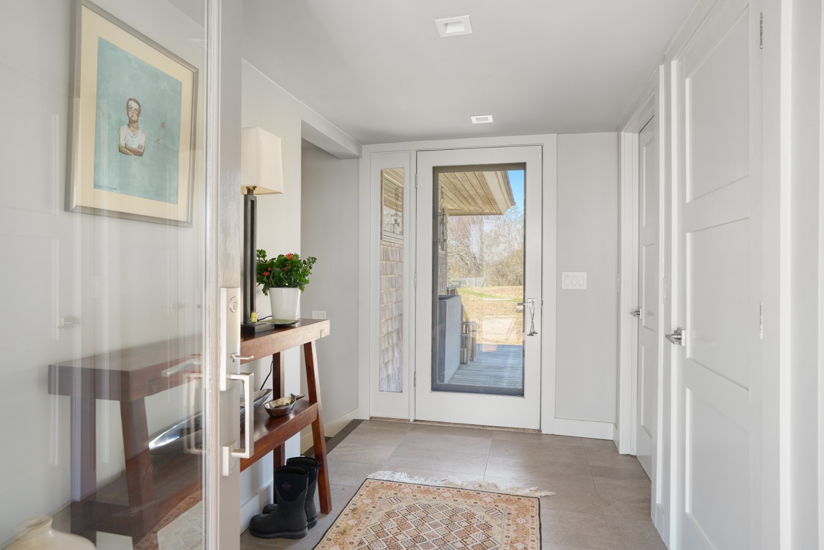 12 East Pasture Road Aquinnah, MA 02535 - Photo 3 of 24 Entry foyer
