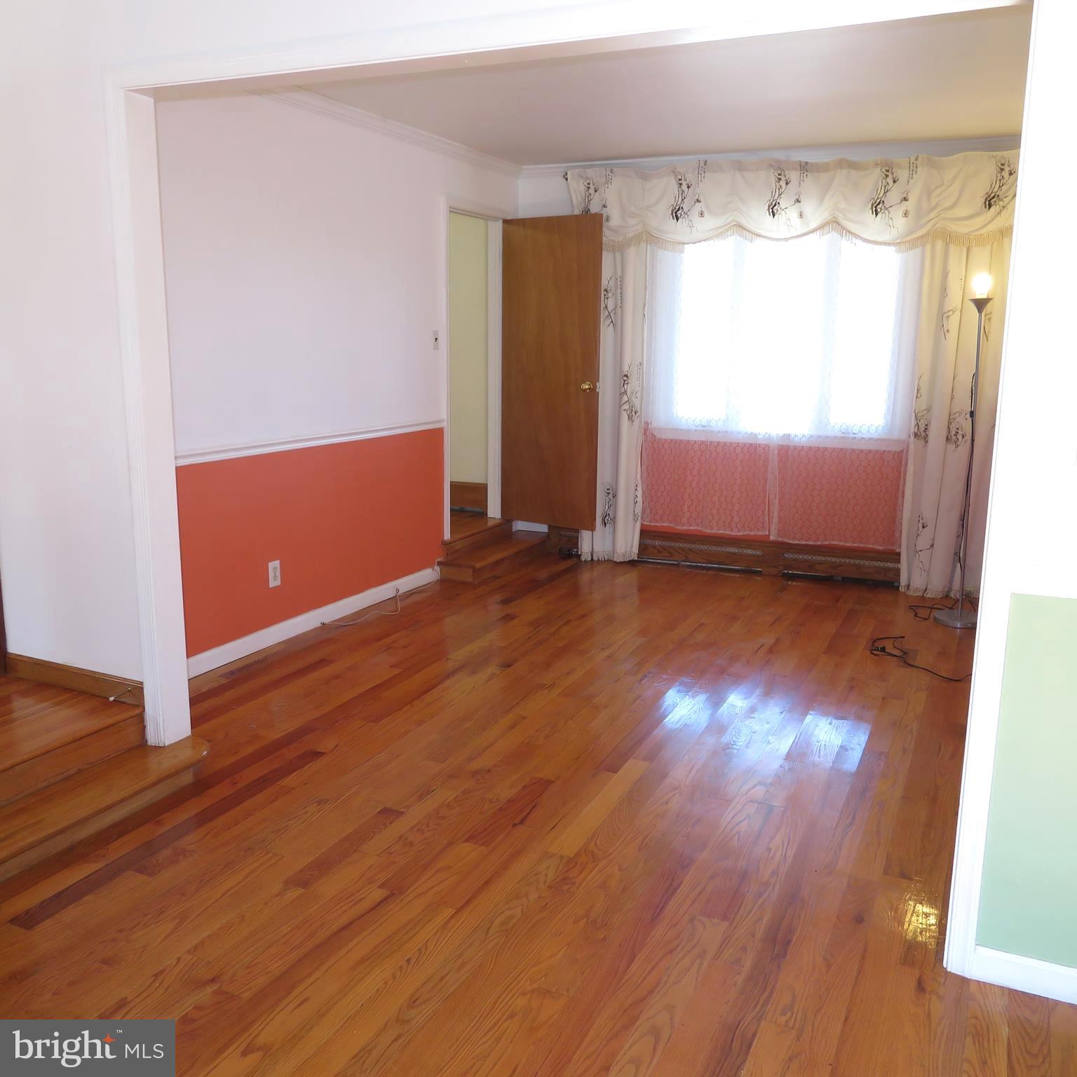 122 Deerfield Road Broomall, PA 19008 - Photo 13 of 42 FAMILY ROOM
