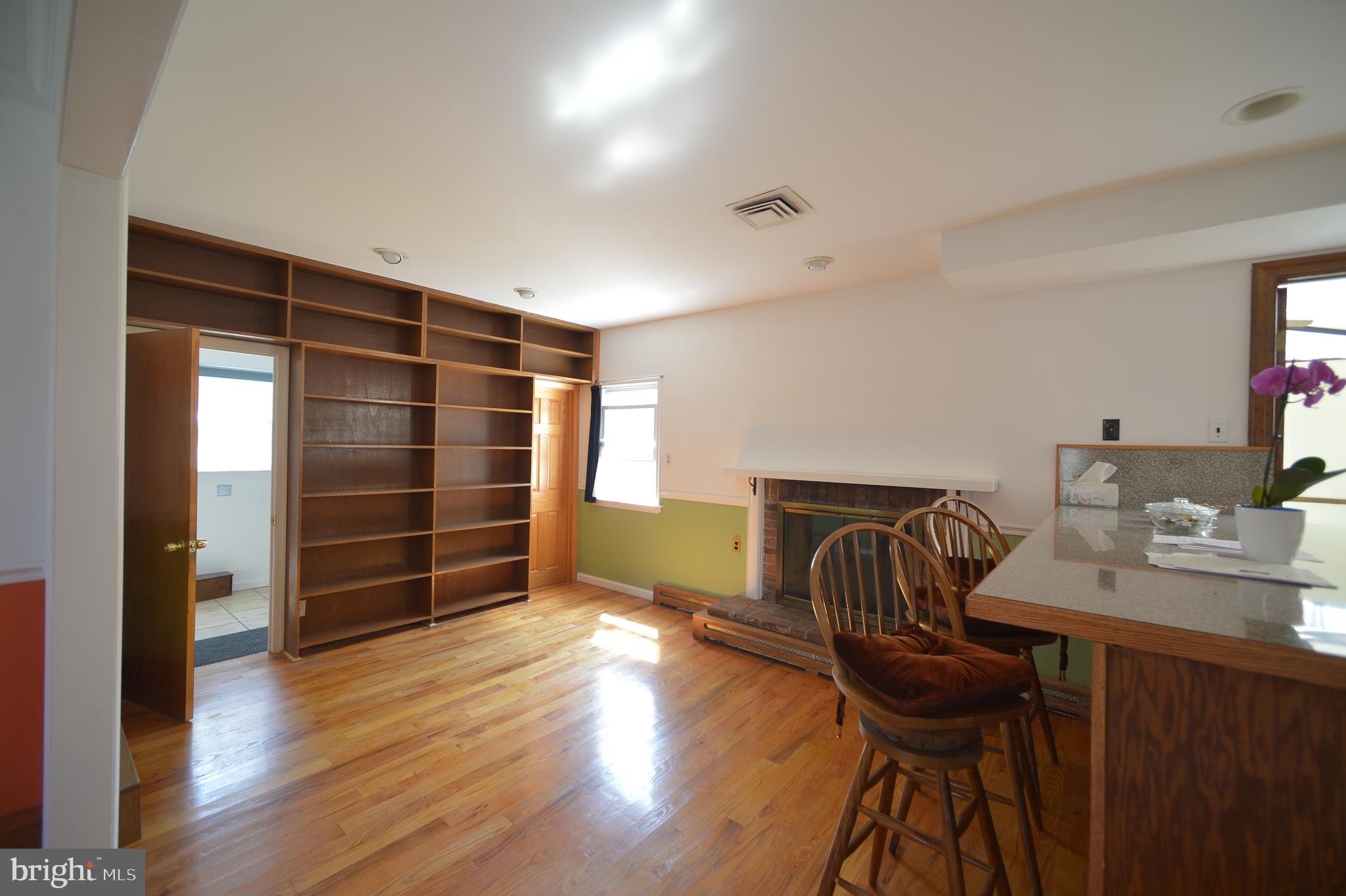122 Deerfield Road Broomall, PA 19008 - Photo 14 of 42 FAMILY ROOM