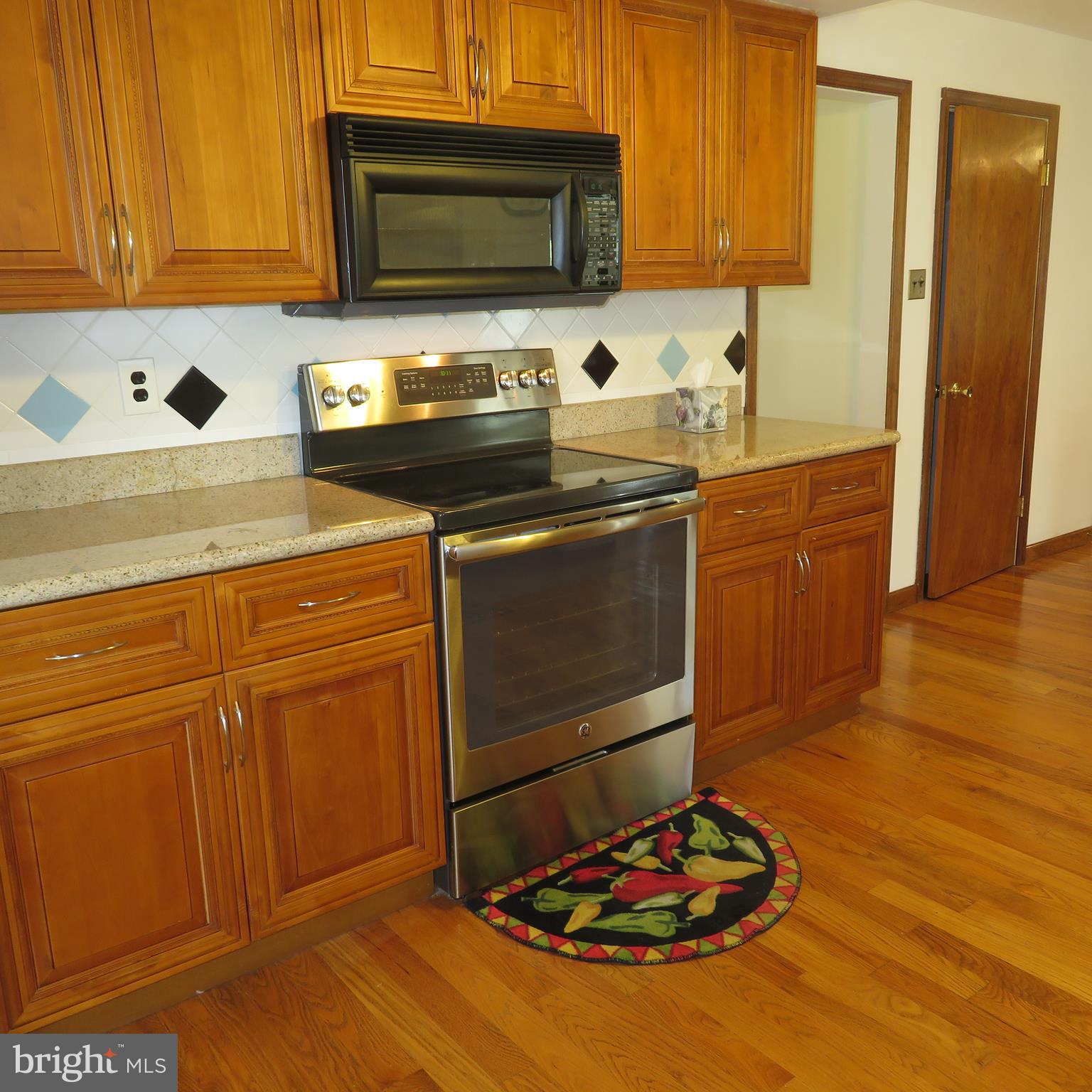 122 Deerfield Road Broomall, PA 19008 - Photo 8 of 42 KITCHEN