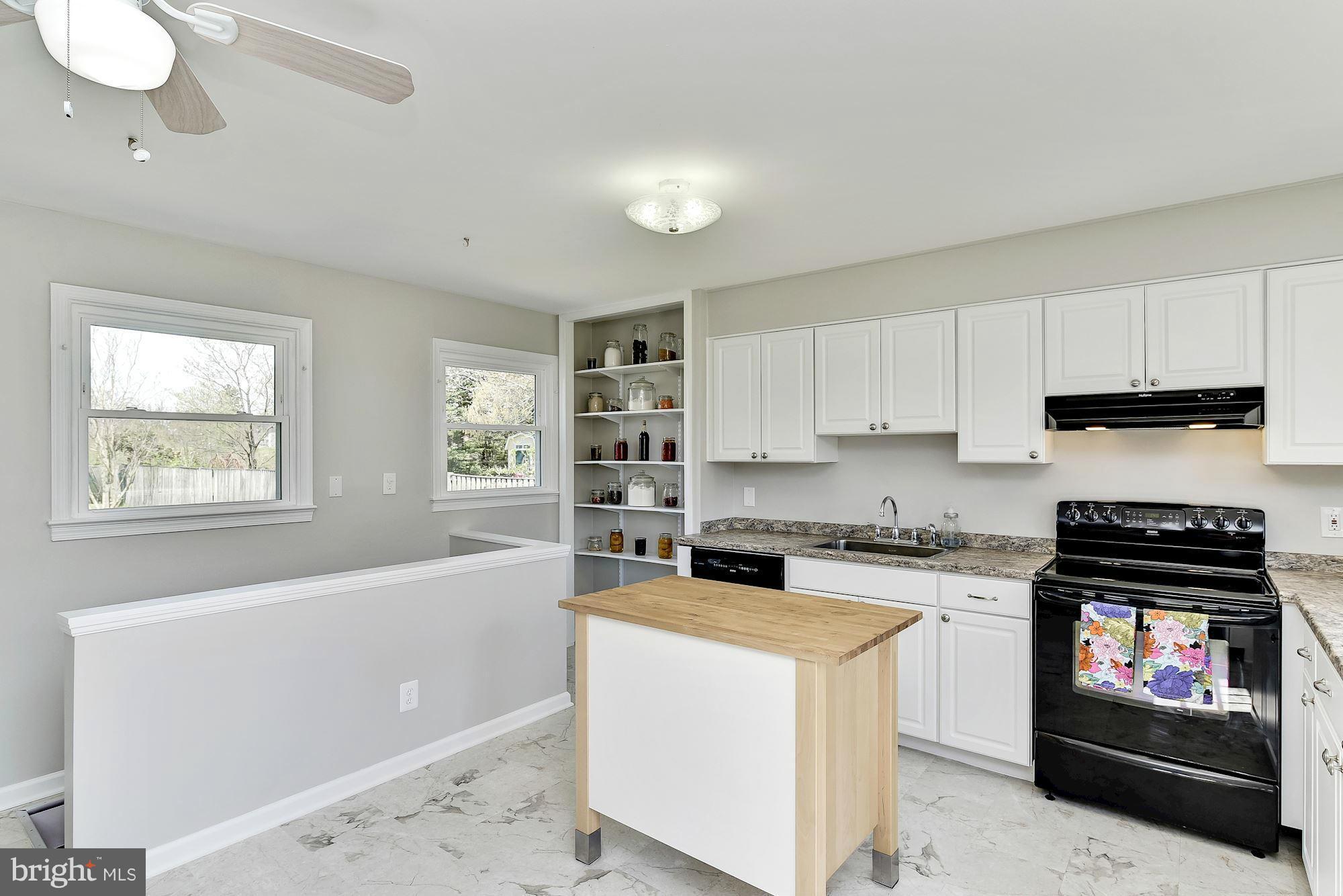 1950 Fairfax Road Annapolis, MD 21401 - Photo 6 of 19 Kitchen