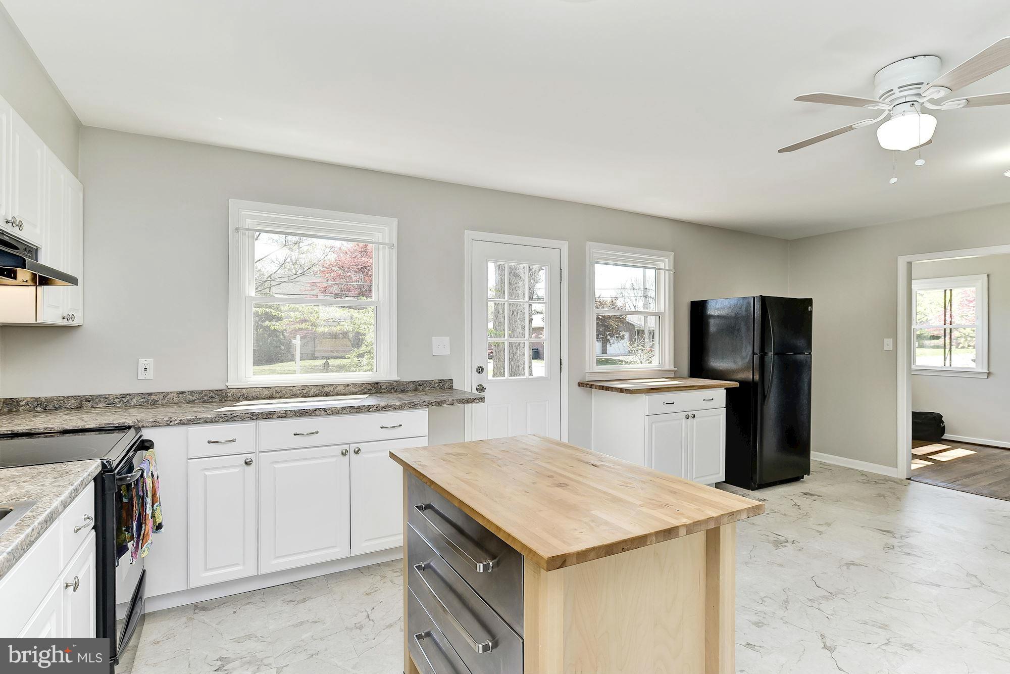 1950 Fairfax Road Annapolis, MD 21401 - Photo 7 of 19 Kitchen