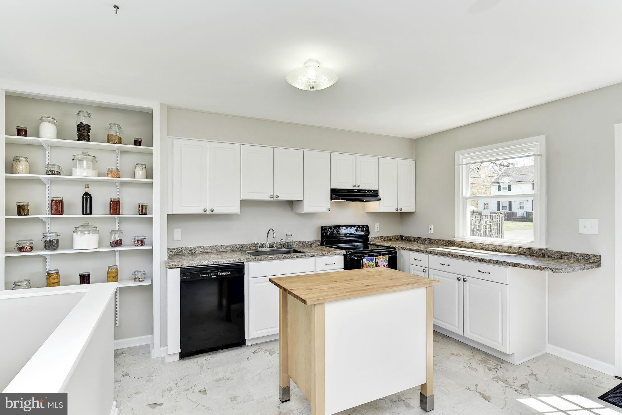 1950 Fairfax Road Annapolis, MD 21401 - Photo 8 of 19 Kitchen