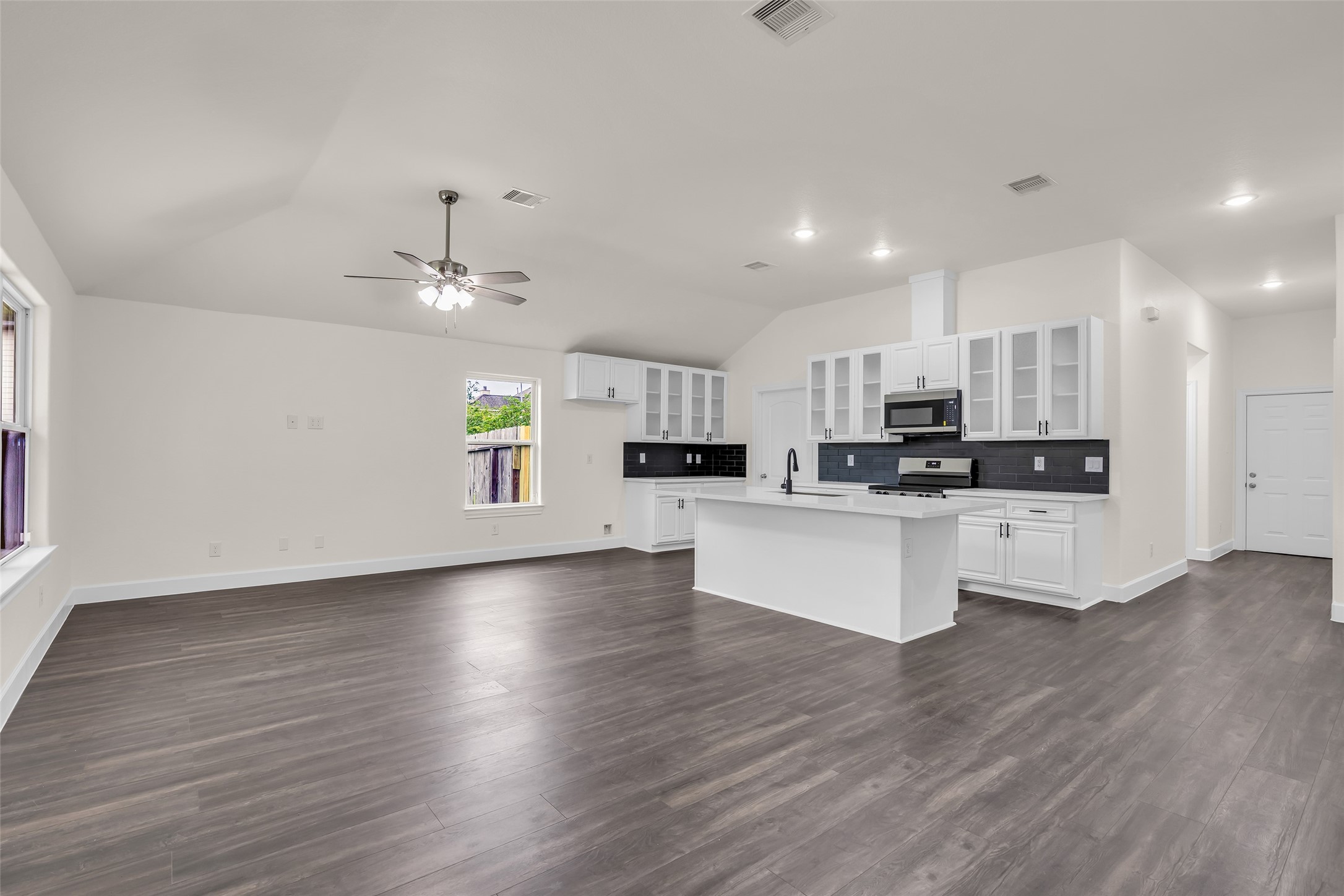 11919 Prosperity Point Drive Houston, TX 77048 - Photo 17 of 25
