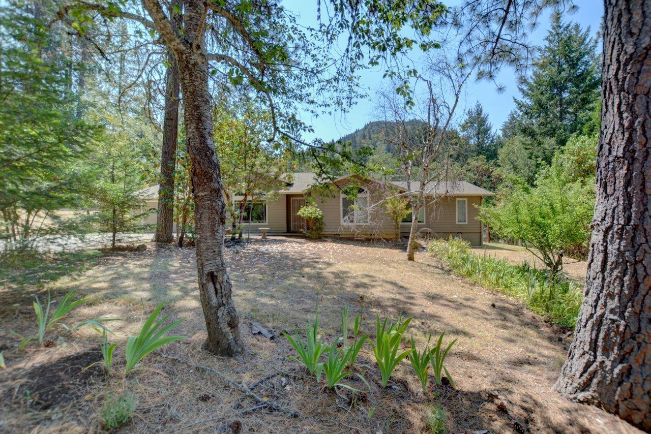 1353 Summit Loop Grants Pass, OR 97527 - Photo 58 of 58 DSC_1438_39_40