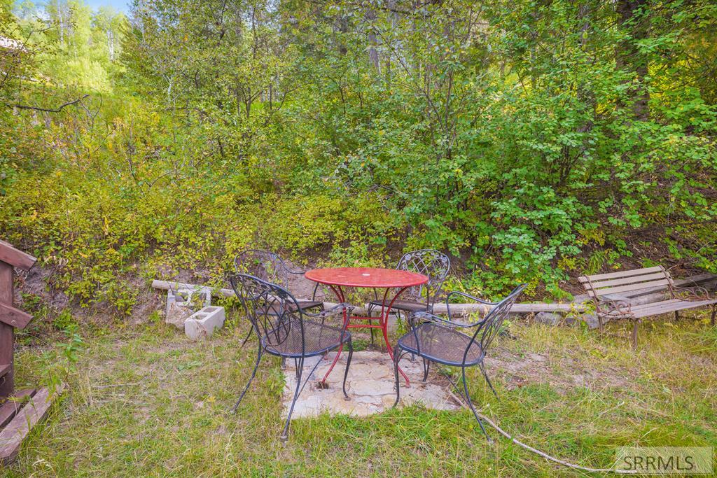 209 Lakeview Drive Irwin, ID 83428 - Photo 8 of 41