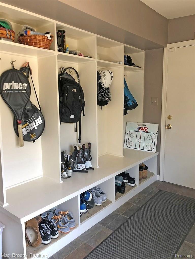 2438 Worcester Road West Bloomfield, MI 48323 - Photo 12 of 26 Mudroom