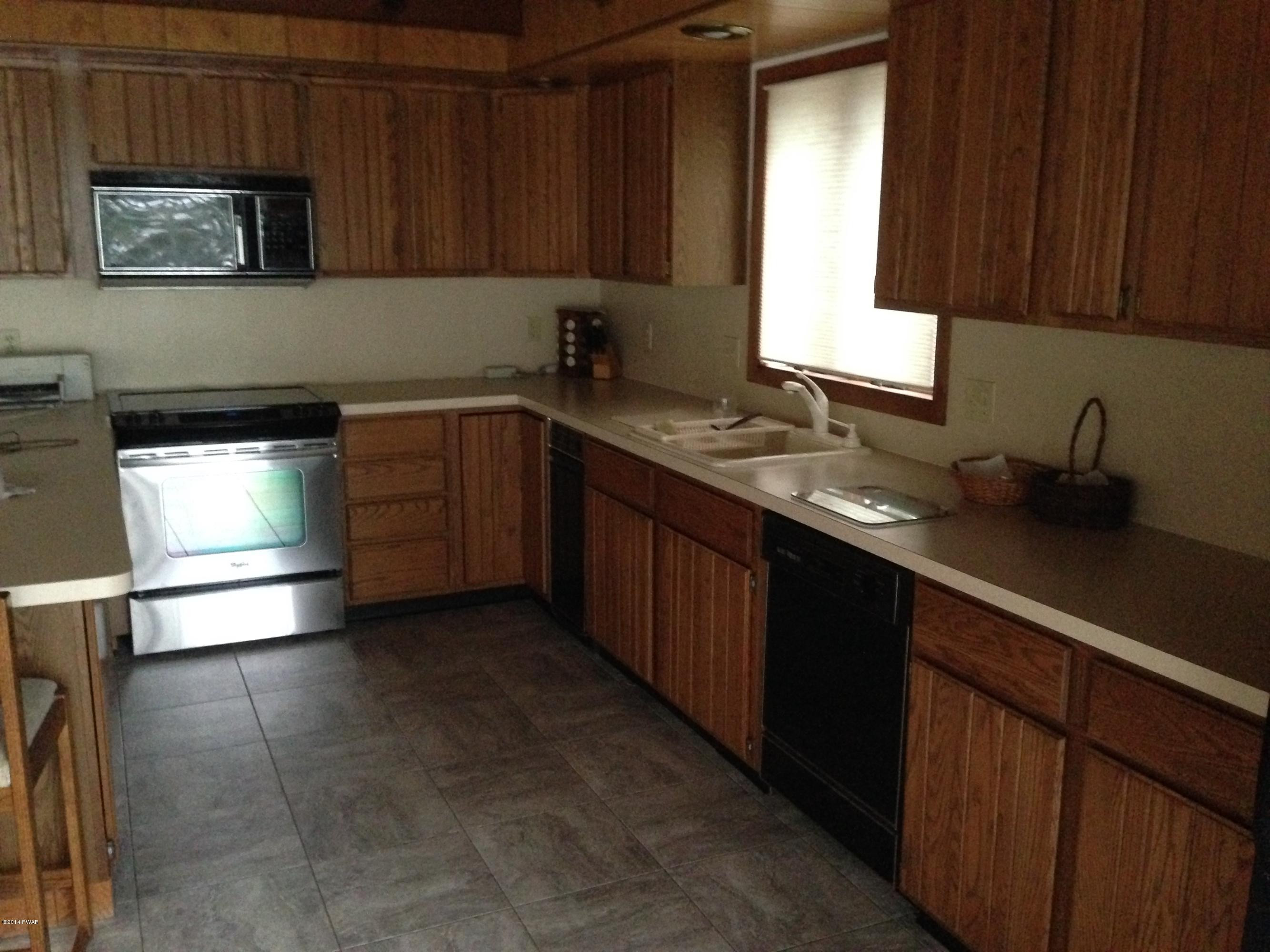 113 Boulder Point Road Lakeville, PA 18438 - Photo 5 of 28 Gallery Image 5
