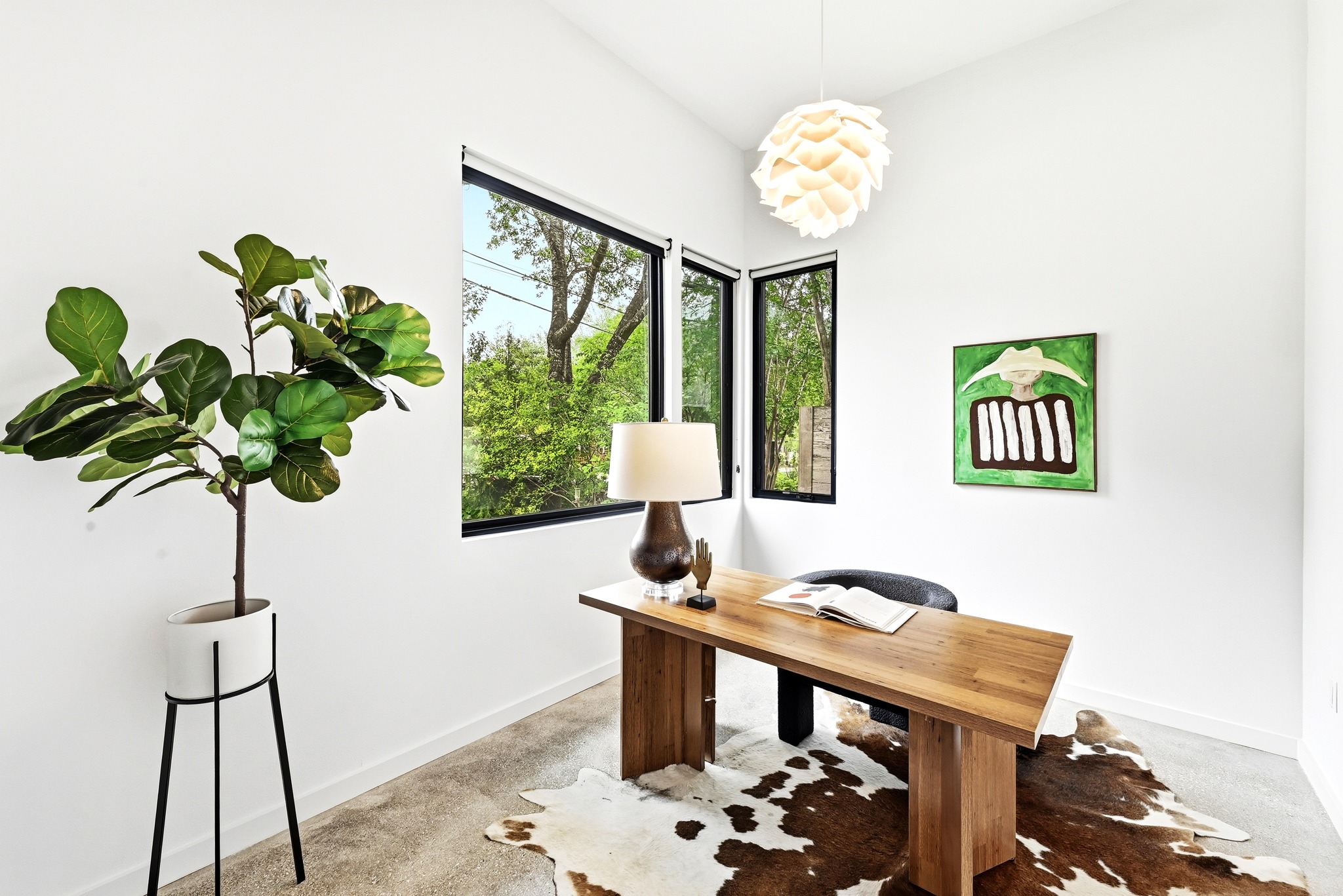 1609 Bauerle Avenue Austin, TX 78704 - Photo 15 of 34 Main Level Guest Bedroom in front of home staged as an Office has an convenient en suite Full Bath