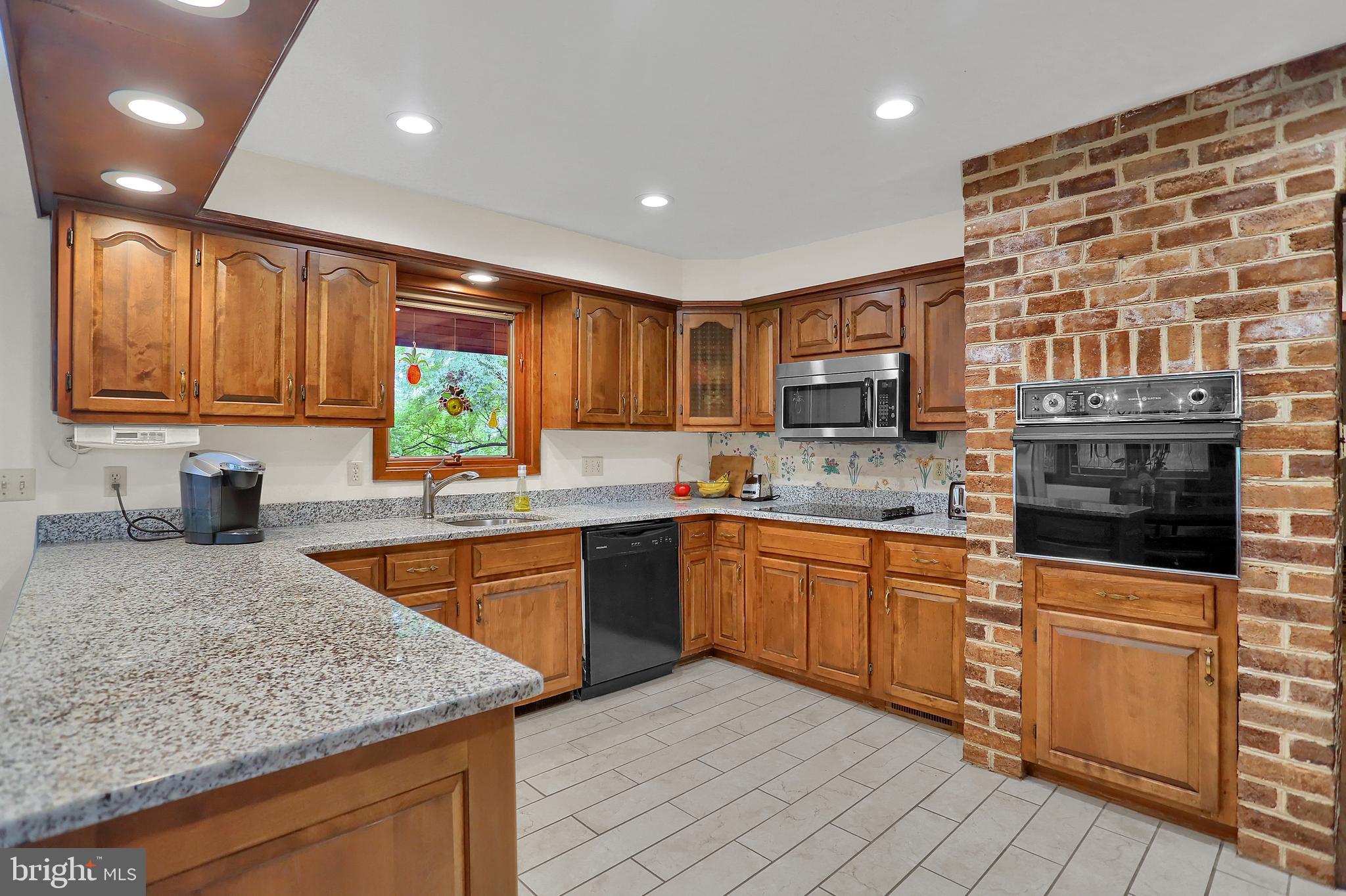 6257 Hoff Road Spring Grove, PA 17362 - Photo 13 of 42 Gallery Image 13