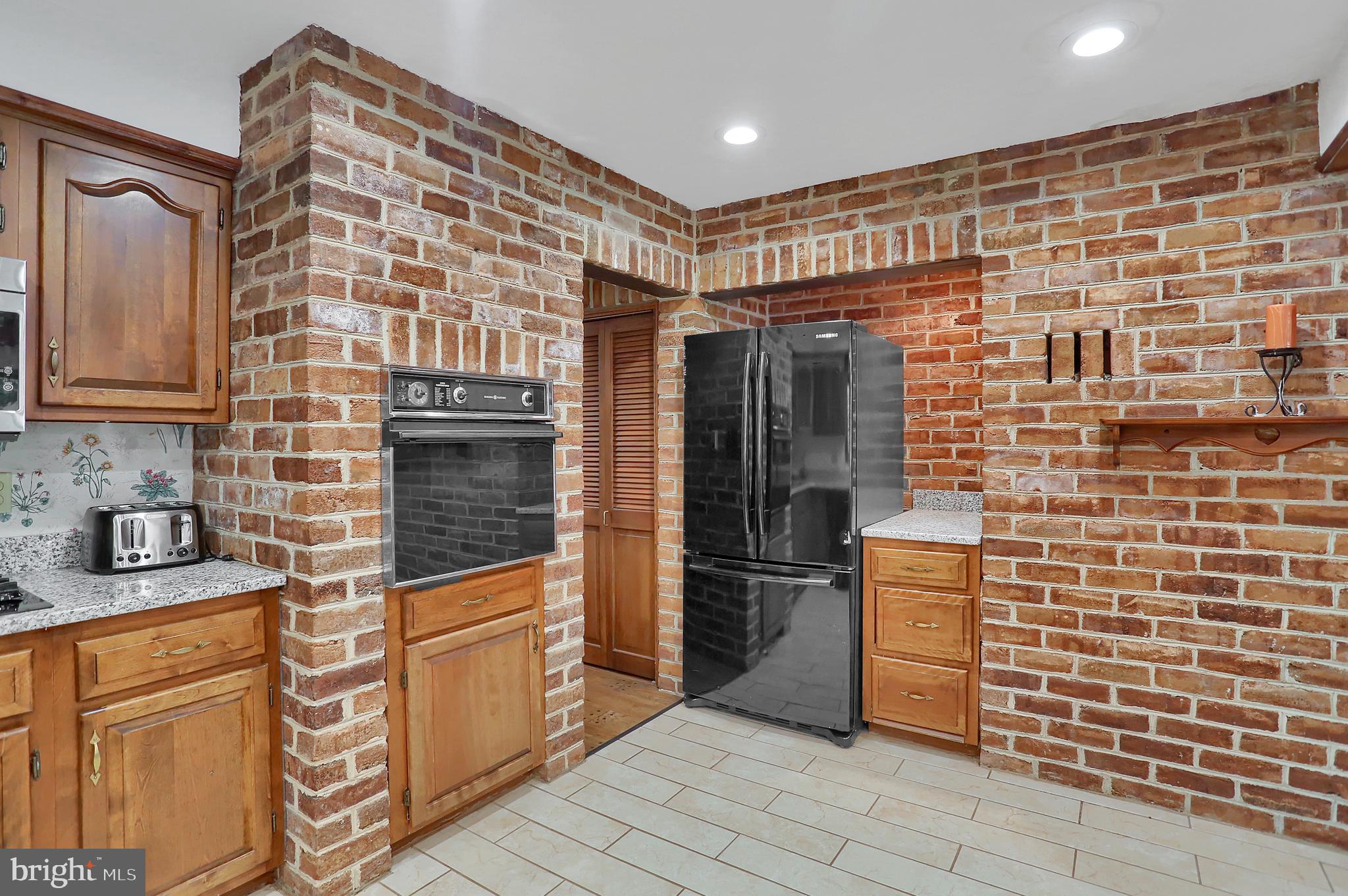 6257 Hoff Road Spring Grove, PA 17362 - Photo 15 of 42 Gallery Image 15