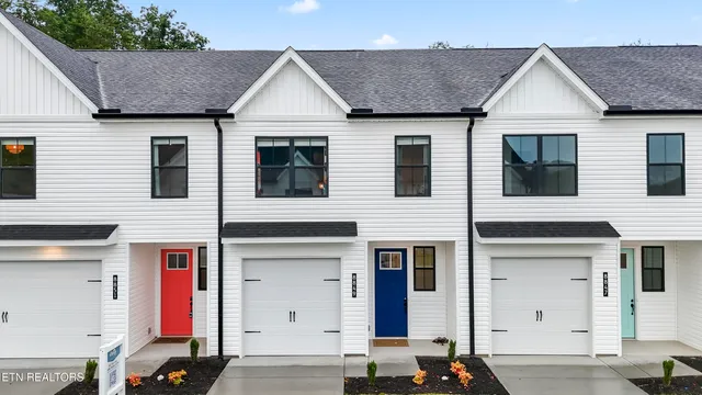 $330,000 | 8849 Chapman Trce Way, Knoxville, TN 37920