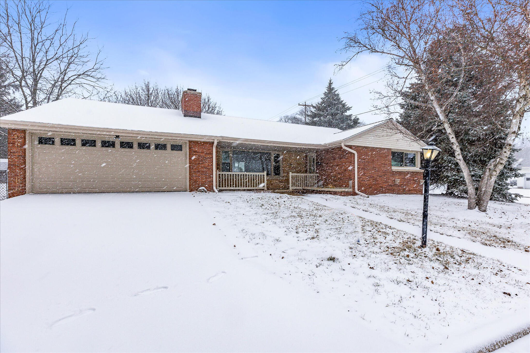 106 Center Street Waterford, WI 53185 - Photo 1 of 1 05-R6_A4992-2