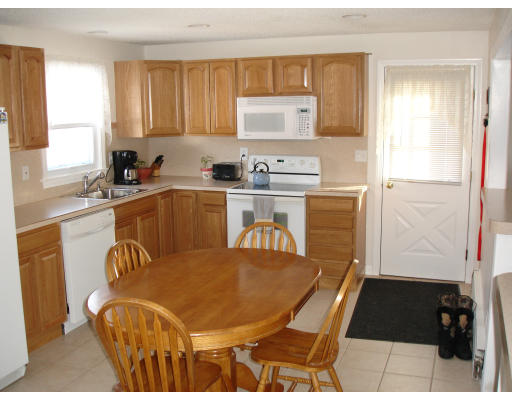 80 Ludlow Road Chicopee, MA 01022 - Photo 2 of 16 Gallery Image 2