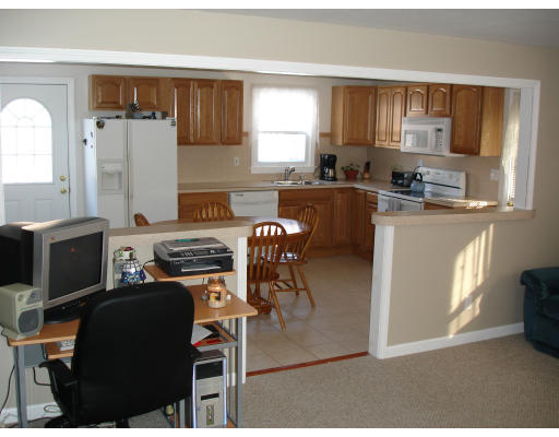 80 Ludlow Road Chicopee, MA 01022 - Photo 4 of 16 Gallery Image 4