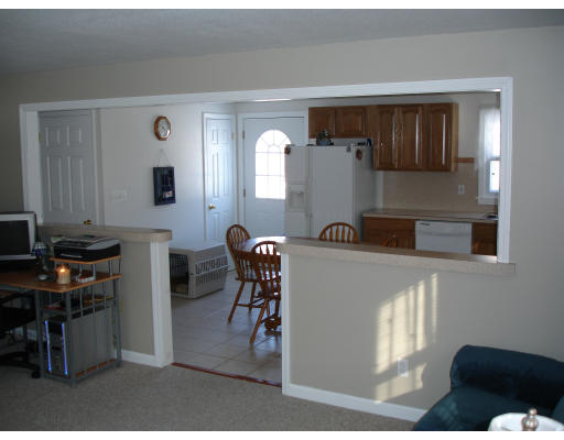 80 Ludlow Road Chicopee, MA 01022 - Photo 9 of 16 Gallery Image 9